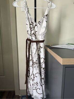 Women's White & Brown Floral Wrap Dress